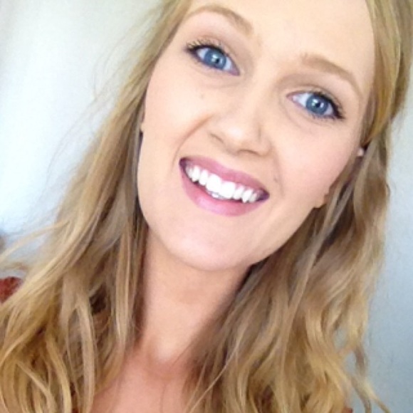 Meet your Posher, Kate - Picture 3 of 3