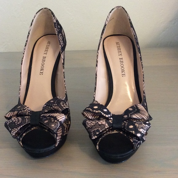 Sexy lace peep toe heels