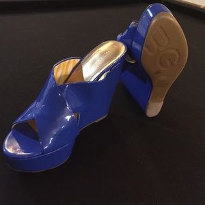BCBGenerations size 6.5 Blue Wedges