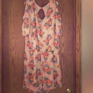 Cut out shoulders romper