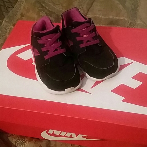 Kids Huarache Nike Sneakers