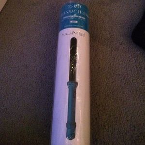 BRAND NEW CURLY WAND