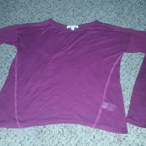 Aeropastle knit long sleeve shirt.