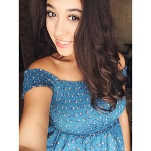 Meet your Posher, Paola