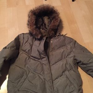DKNY active puffer coat in army green