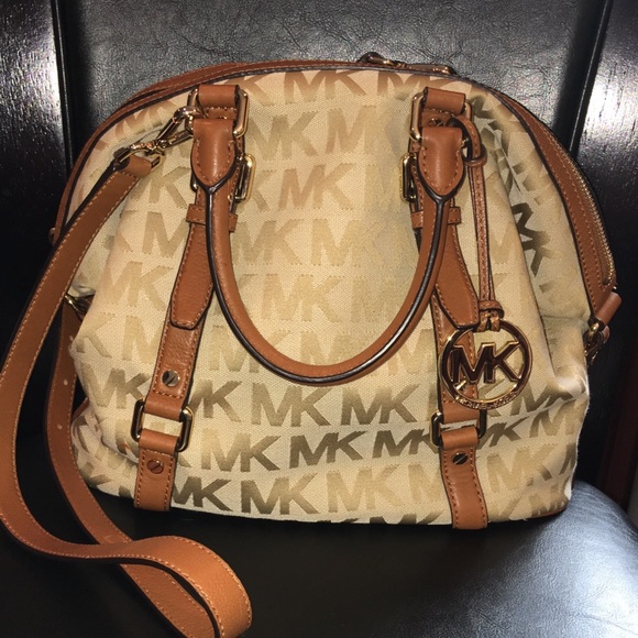 Authentic Michael Kors Bedford  Medium Satchel