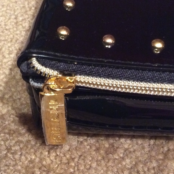 Estée Lauder - black with gold accents clutch - Picture 4 of 4