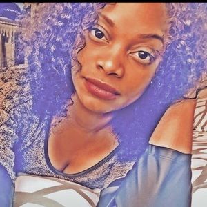 Meet your Posher, Brittney