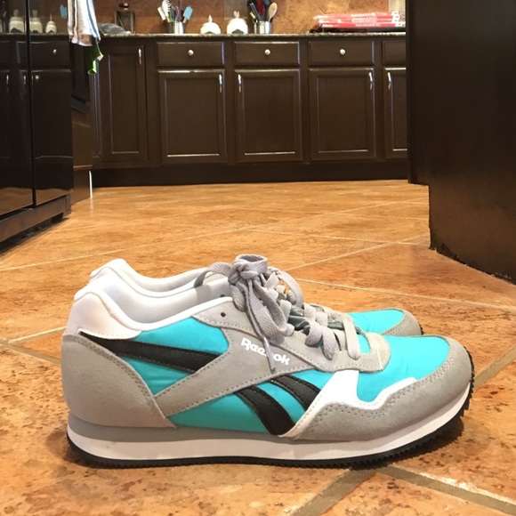 Cute Turquoise Reeboks!