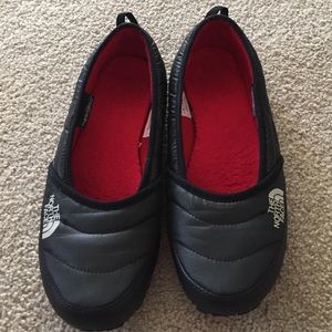 North face slippers
