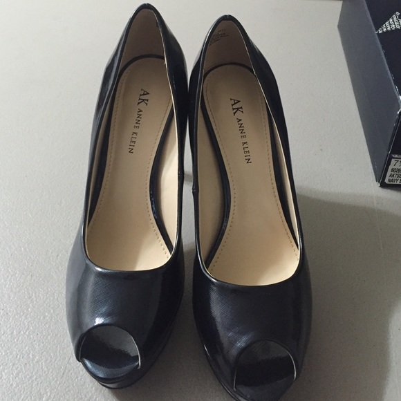 Anne Klein heels - Picture 2 of 4