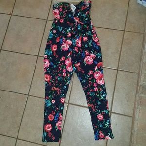 Agaci floral romper never worn!