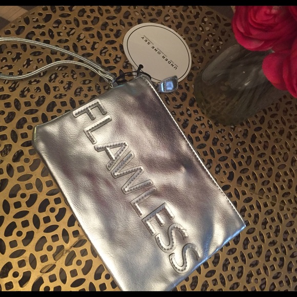 "FLAWLESS" wristlet