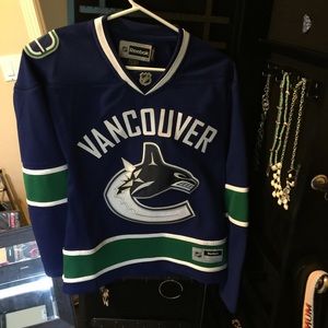 NHL Vancouver Canucks Jersey Size Small