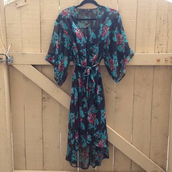 Forever 21 Dresses & Skirts - F21 Floral Kimono Dress