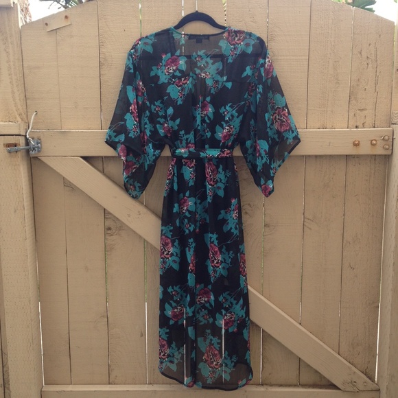 F21 Floral Kimono Dress - Picture 2 of 3