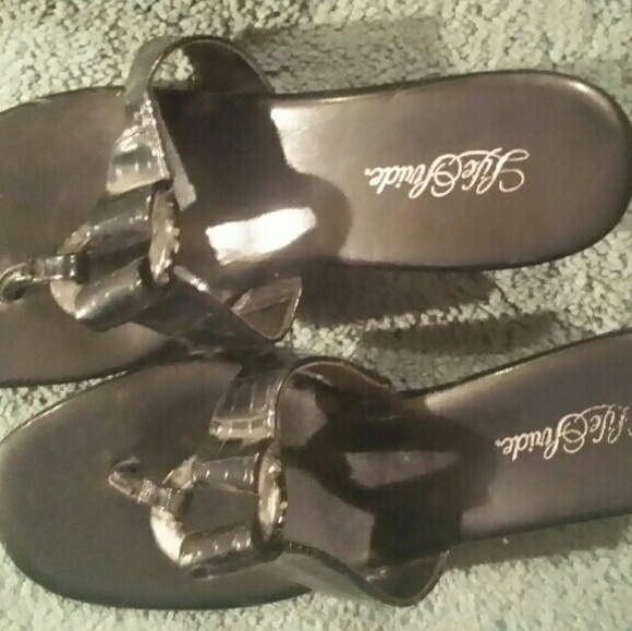 Shoes - Picture 2 of 3