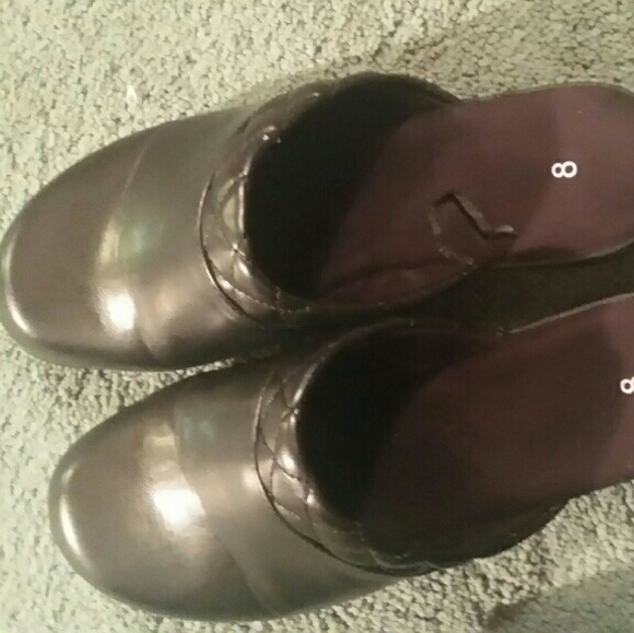 Shoes - Picture 3 of 3