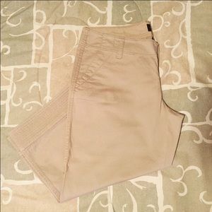 NWOT - Khaki capris