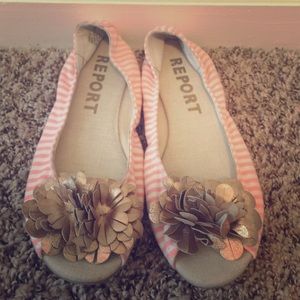 Report footwear Flats