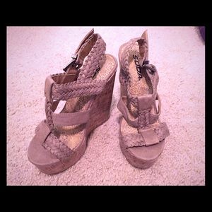 NWOT! Strappy Open-Toe wedges