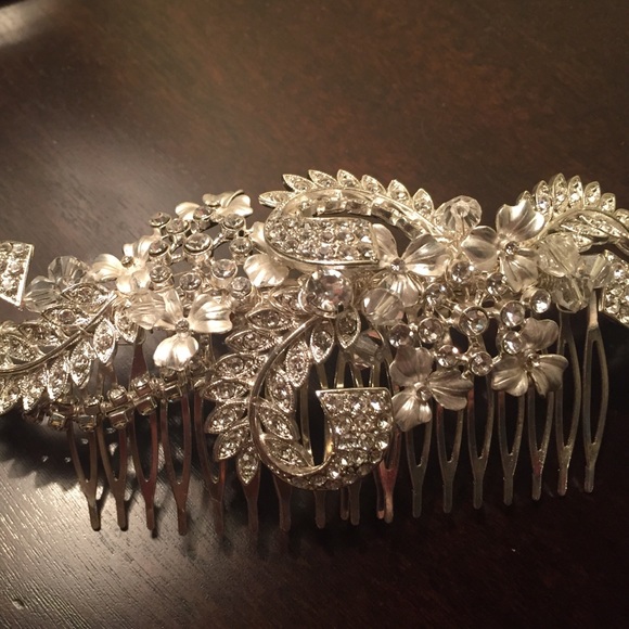 Erica Koesler 2016 bridal headpiece (comb) main image 4