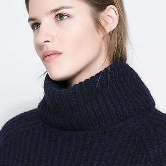 ✨🦃SALE!! ✨ Super soft and Zara knit sweater