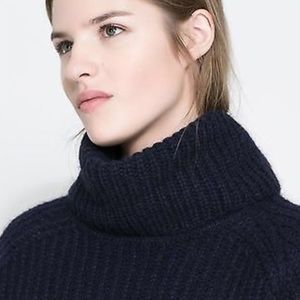 ✨🦃SALE!! ✨ Super soft and Zara knit sweater