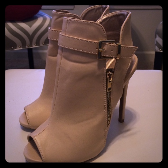 Nude heels with gold zipper & buckle on the side