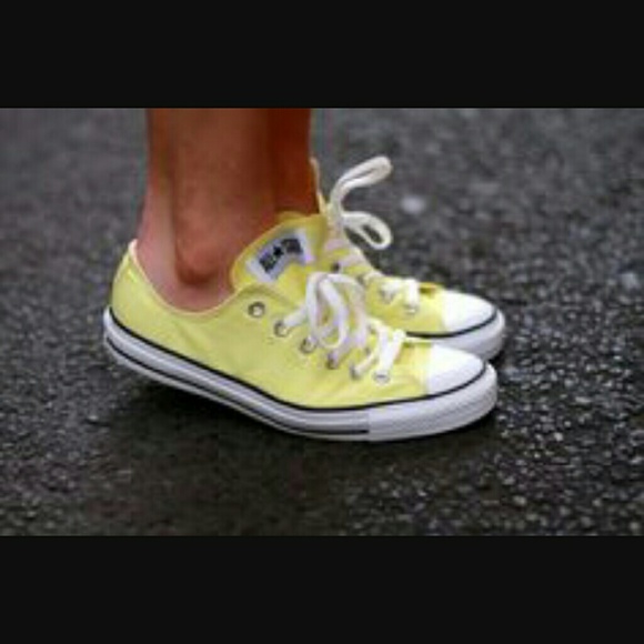 Yellow neon converse (Low top)
