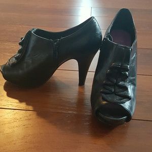 Black leather Peep toe ankle boots