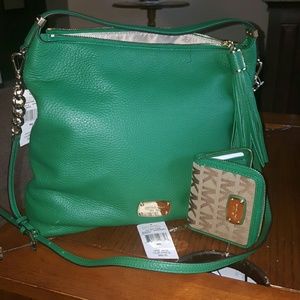 BEAUTIFUL GOOSEBERRY MK PURSE ONLY!
