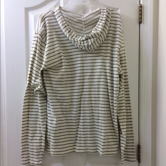 xl men's long Sleeve with hood - Picture 3 of 3