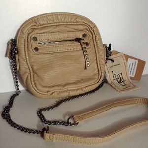 CUTE MINI CROSSBODY