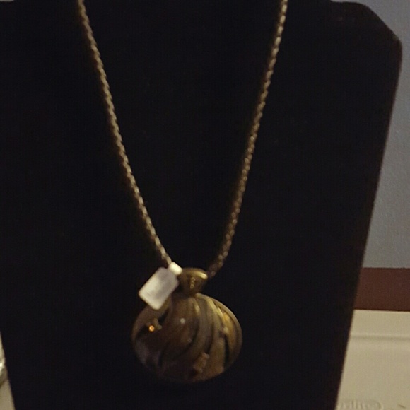 Lia sophia necklace