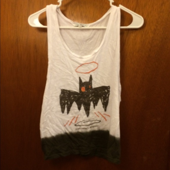 Loose tank top with bat