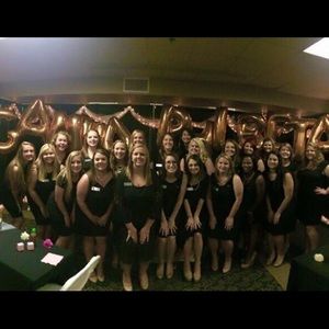 Meet your Posher, Dalis