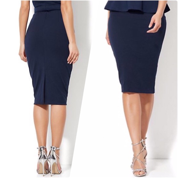 ๐โค๏ธHOST PICKโค๏ธ๐NY & Co Navy Stretch Midi Skirt - Picture 2 of 7
