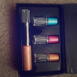 Brand new Mary Kay lip gloss and perfume set
