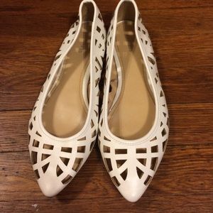 Express White cutout point toe flat