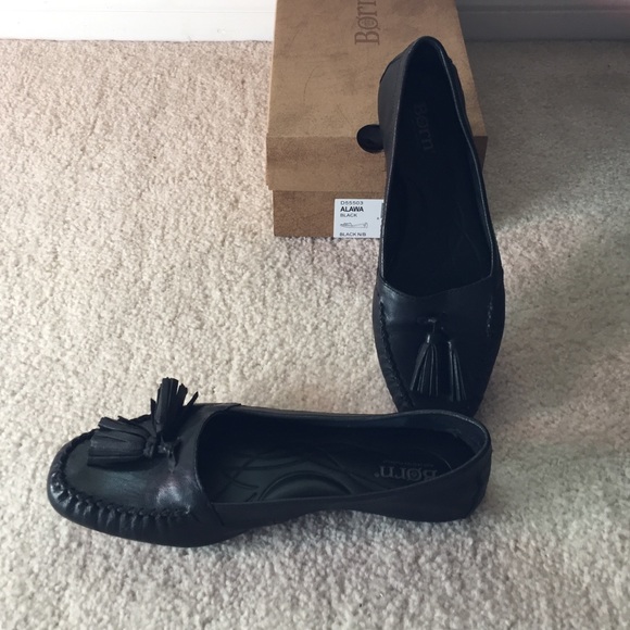 Born Alawa Black Flat