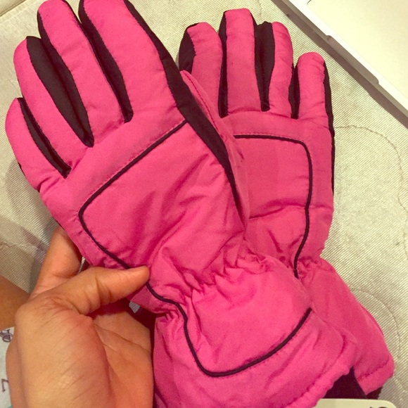 Warm pink Bobbie Brooks Ski gloves