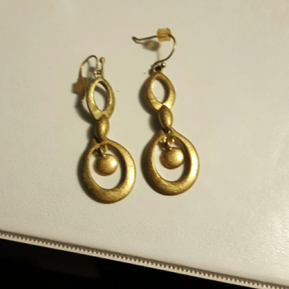 Lia sophia earrings