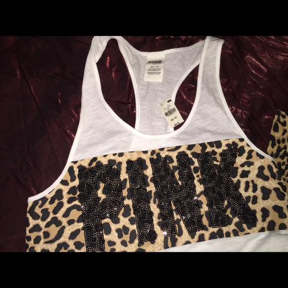 🚫Sold on local site🚫 NWT VS pink matching set - Picture 2 of 3