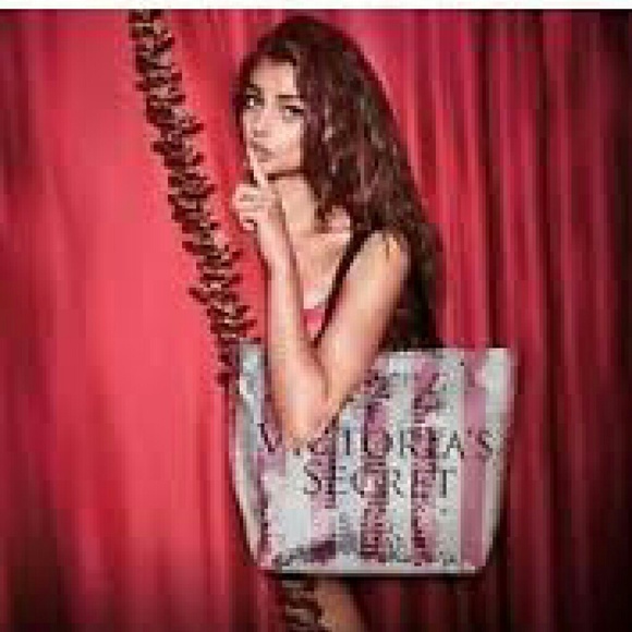 2015 Black Friday Victoria's secret tote - Picture 3 of 4