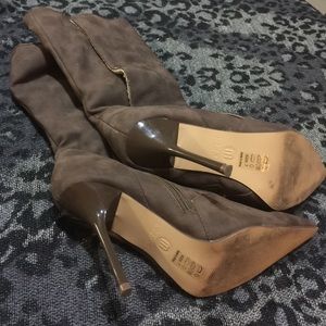 Winter boots, size 7.