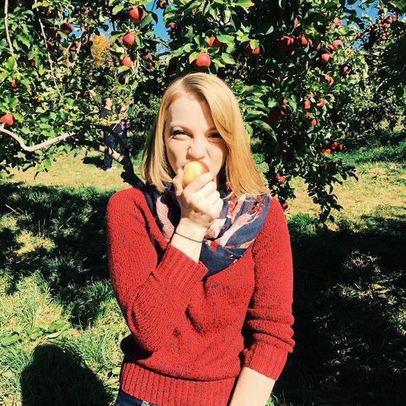 Meet your Posher, Sarah - Picture 1 of 1