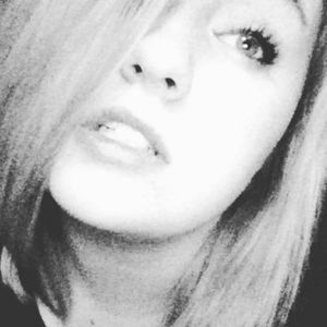 Meet your Posher, Chloe