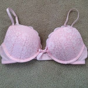 👗CLOSET CLEANOUT BY JAN 6th👠Light pink Bra