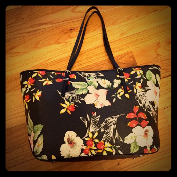 Nine West Handbags - 🌟LEAP DAY ONLY🌟Nine West It Girl tote NWT🆕